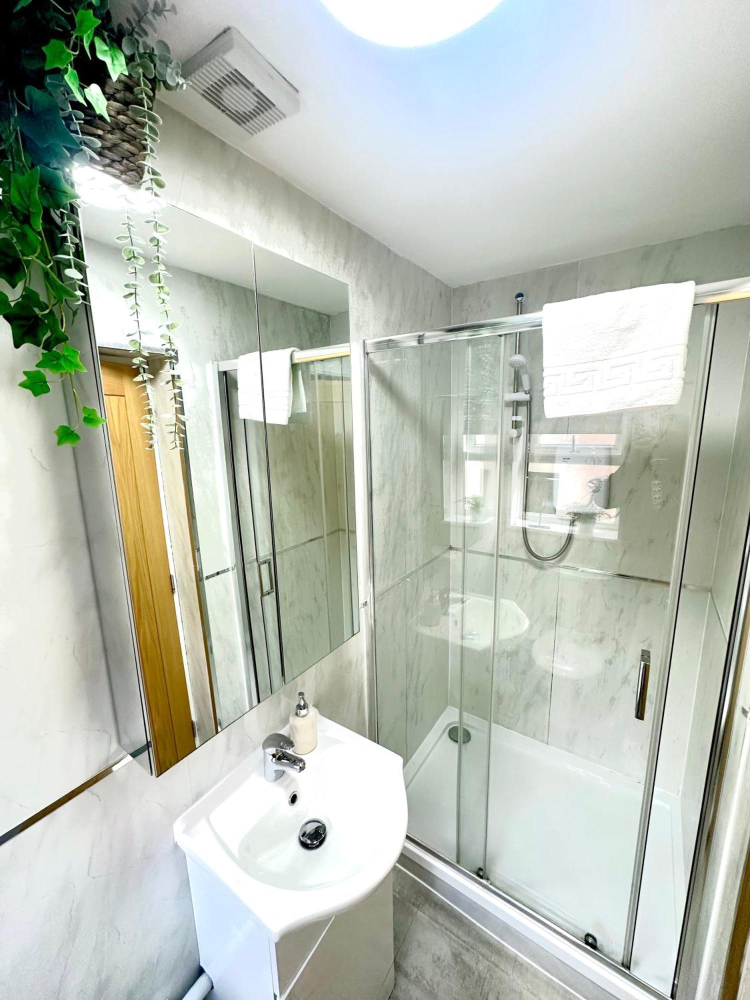 The Green Luxe En-Suite In Stratford London Eksteriør bilde